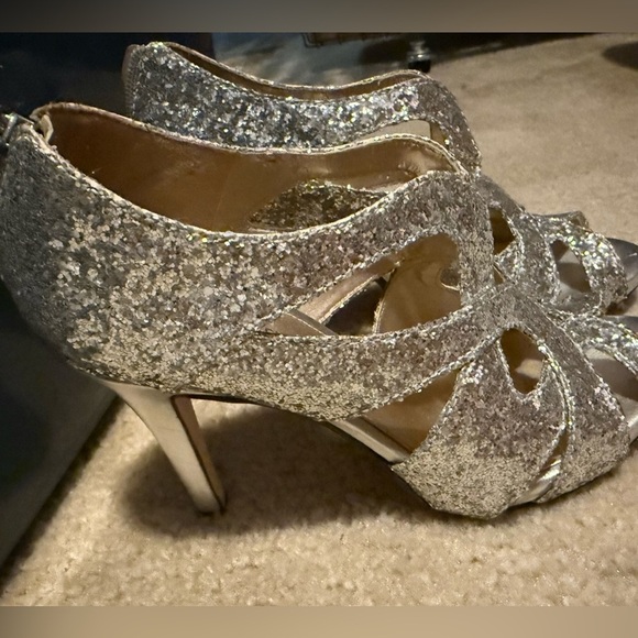 ANTONIO MELANI Silver Strappy Heels - Picture 2 of 5